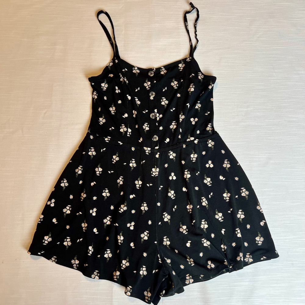 Aeropostale Black Floral Daisy Romper Small Sleeveless Button Front Smocked Back